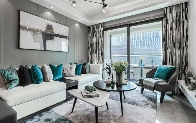 沈阳客厅翻新改造是铺地板还是瓷砖？