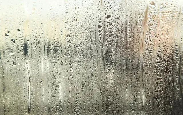 沈阳客厅翻新改造是铺地板还是瓷砖？