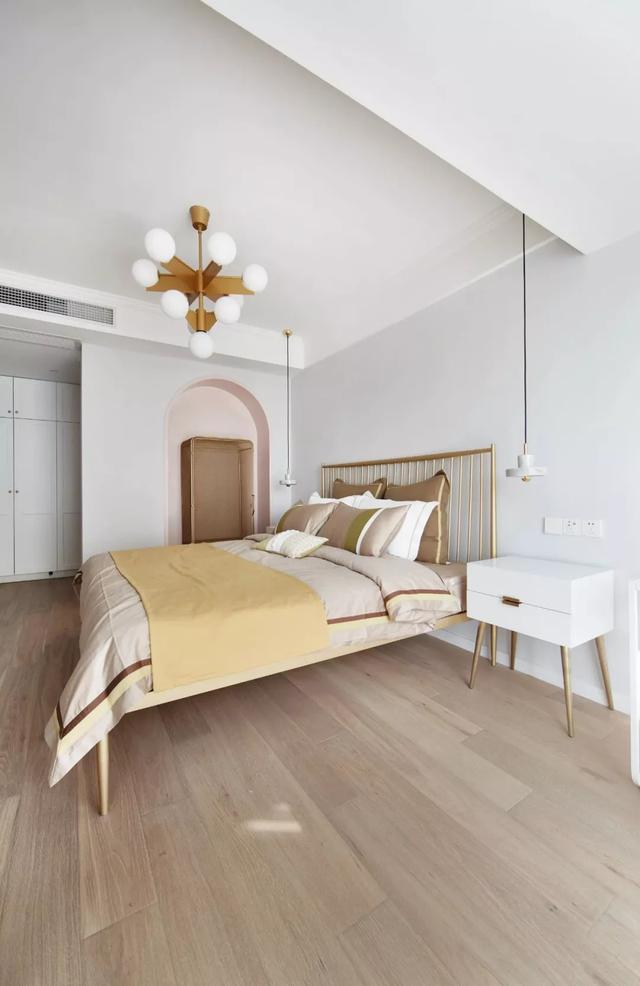 快看看你家卧室适合什么颜色的木地板