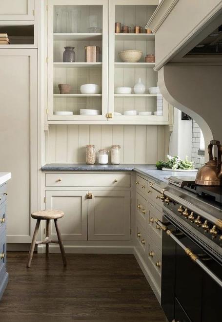 最受欢迎的厨房设计，不过时的奶油色橱柜