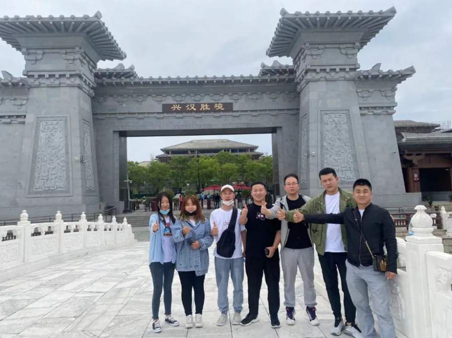 “凝心聚力，再创辉煌”峰淘装饰2022汉中踏青游！