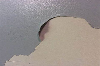 怎么判断墙体开裂还是漆面开裂?怎么判断是乳胶漆裂缝还是墙体裂缝?