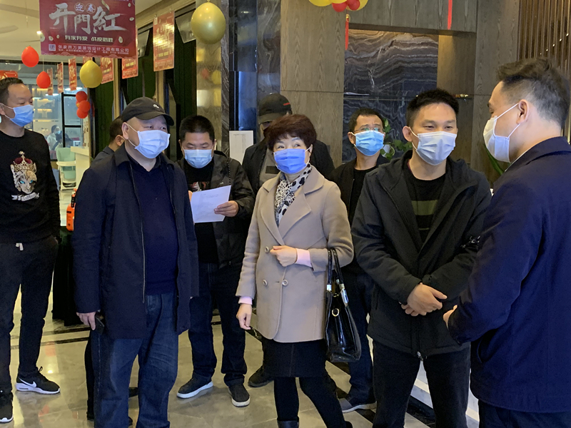 市、区委领导走访调研万美装饰，了解复工复产情况。