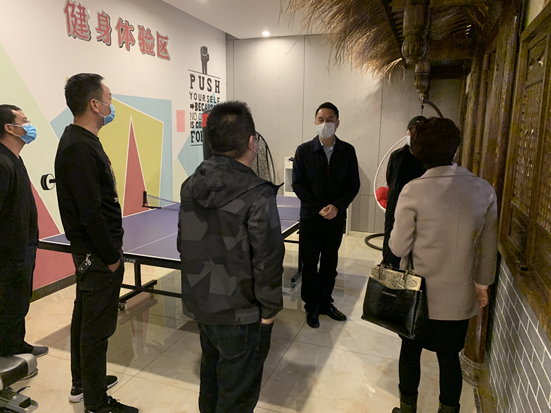 市、区委领导走访调研万美装饰，了解复工复产情况。