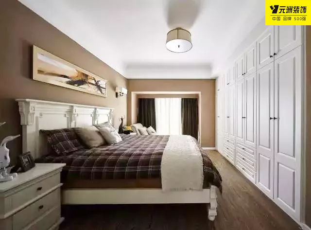 【家装课堂】入墙式衣柜，既能节省空间，又能让卧室变得更美观！