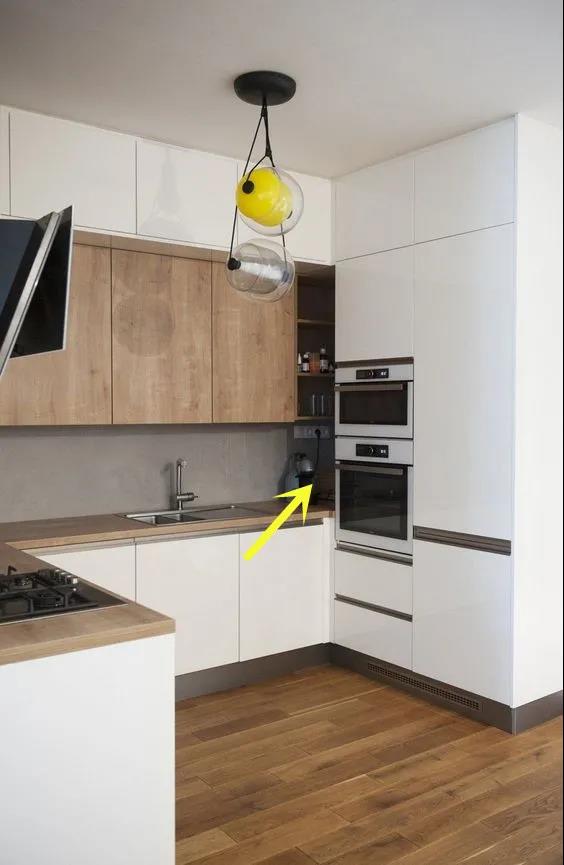 厨房不实用怪自己，灶台侧面没留空30公分，定制高柜将厨电嵌中间