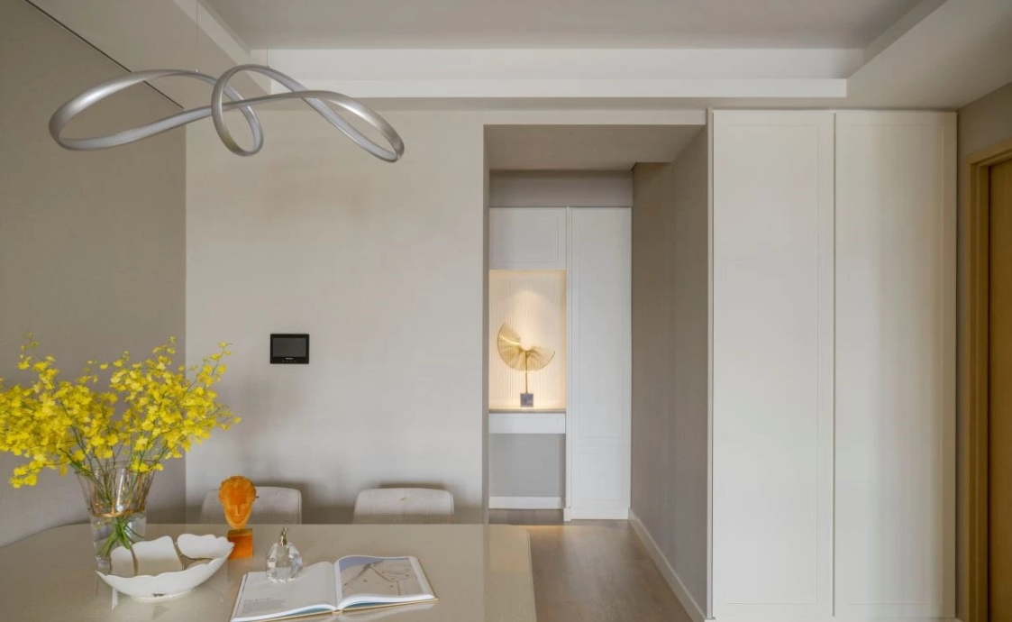 89㎡美式风以对称语汇与美型收纳定义温馨美式居所