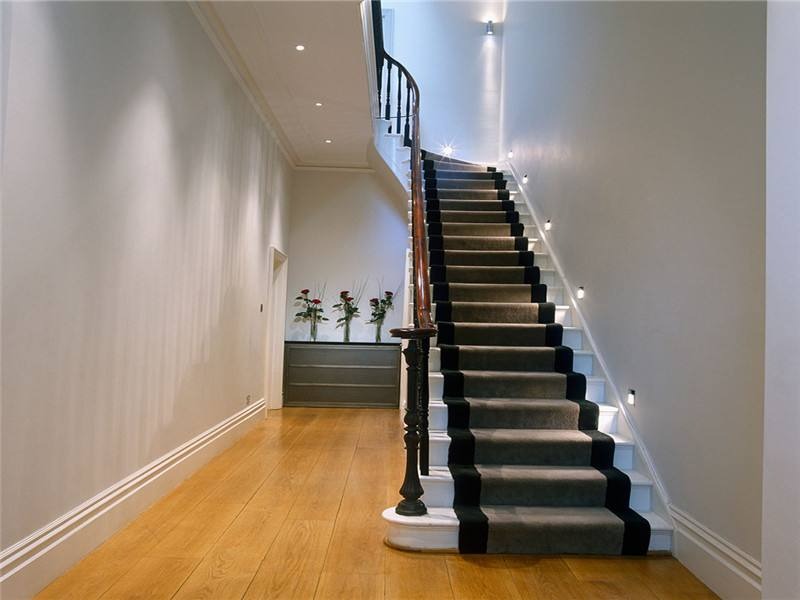 新房家装楼梯装潢小技巧以及各类优缺点分析