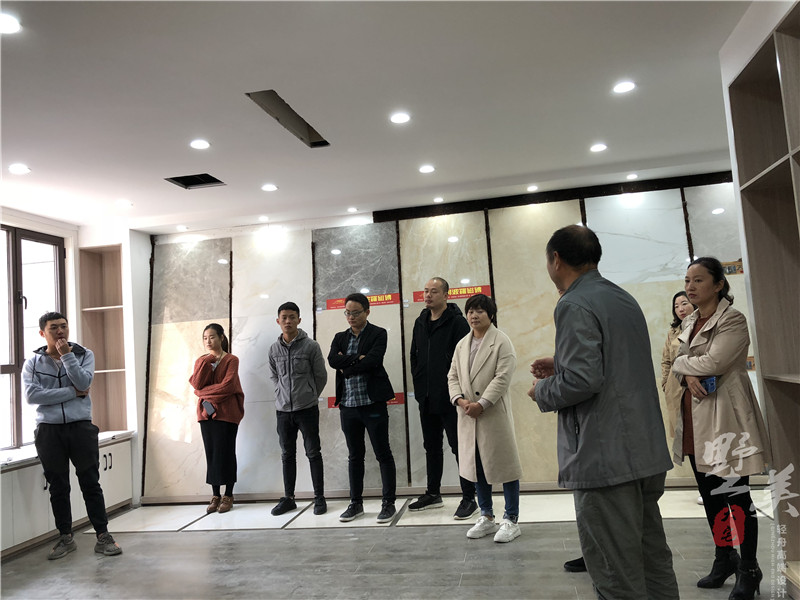  晨阳水漆厂家来墅美大宅做现场专业知识培训