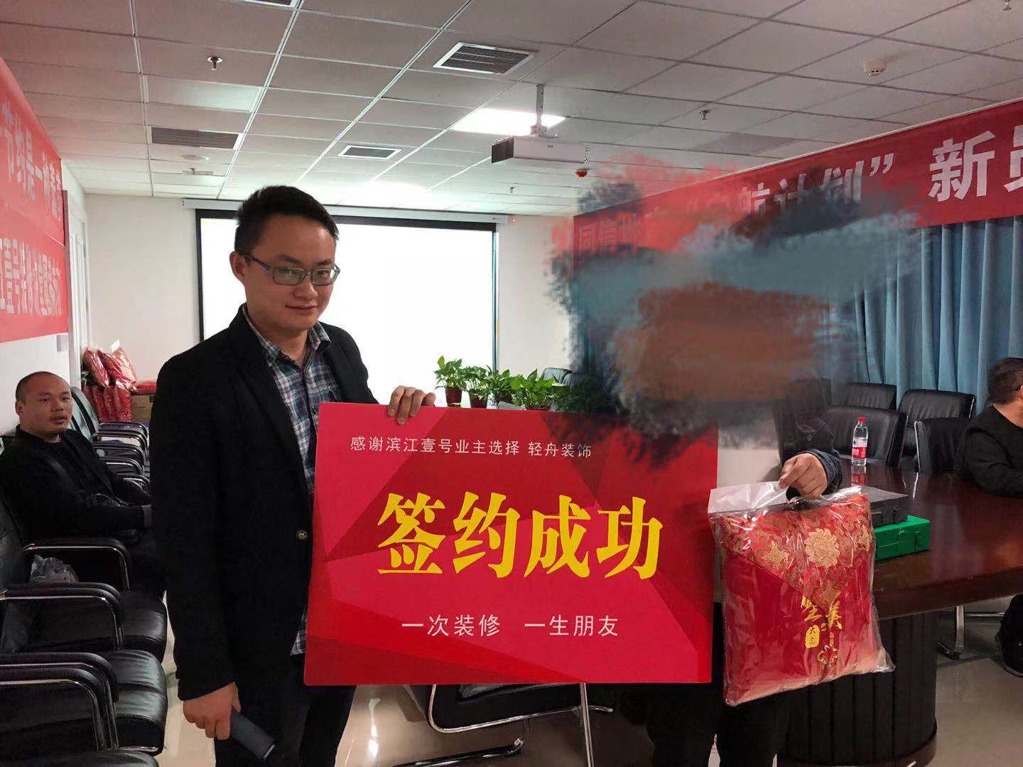 轻舟装饰走进滨江壹号:一场责任与知识并存的家装知识大讲堂 轻舟装饰走进滨江壹号:一场责任与知识并存的家装知识大讲堂