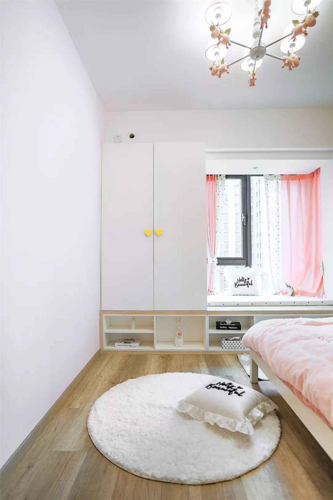 现代简约家居，原木色+灰色绝配，好一个温馨舒适的空间！