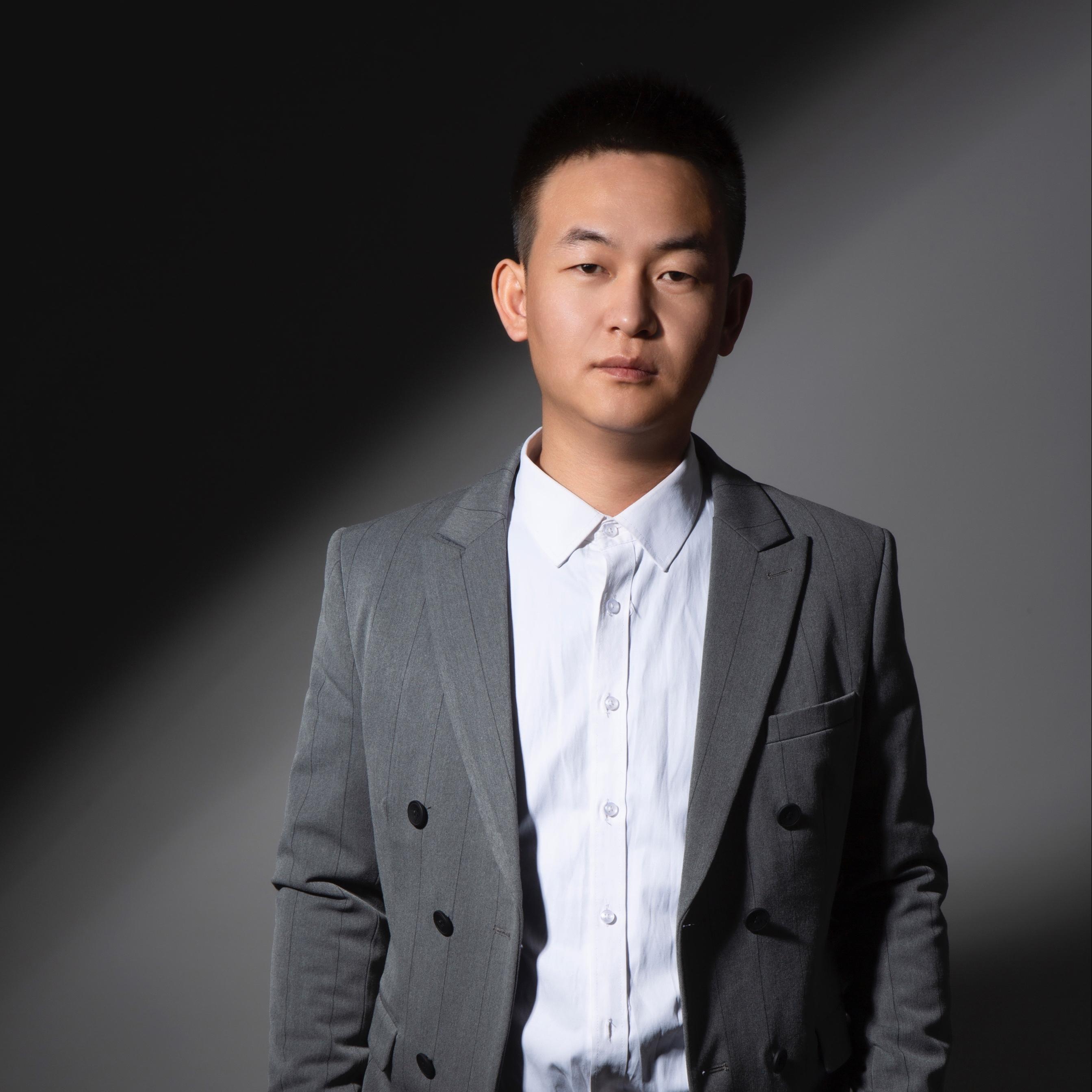 吳小龍